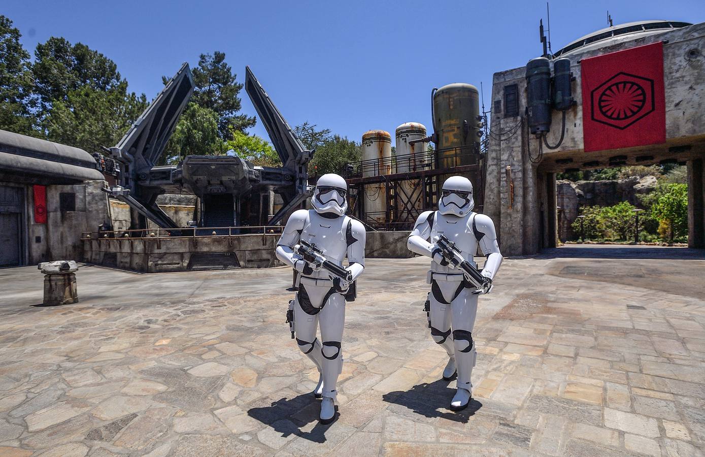 Disney abre su parque temático dedicado a la Guerra de las Galaxias