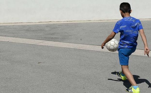 El árbitro para el partido entre el Cantalejo y el Claret de benjamines por insultos racistas