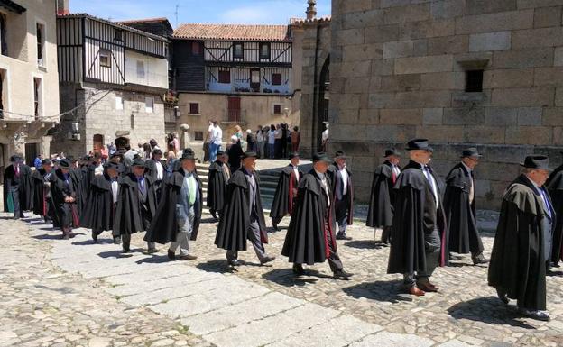 La Cofradía del Santísimo Cristo del Sudor cumple con su ascentral tradición en La Alberca
