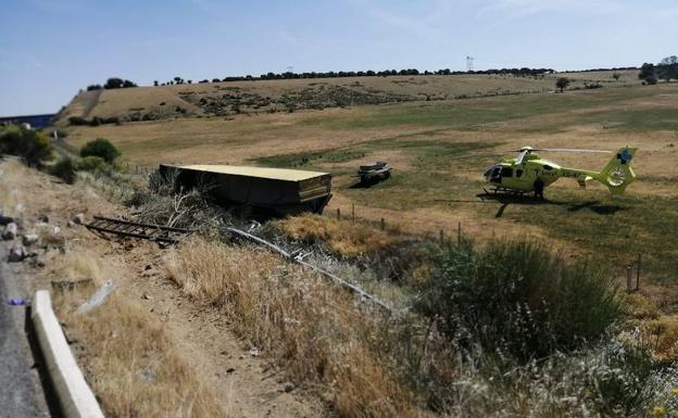 Dos heridos tras la colisión y vuelco de dos camiones en la A-66