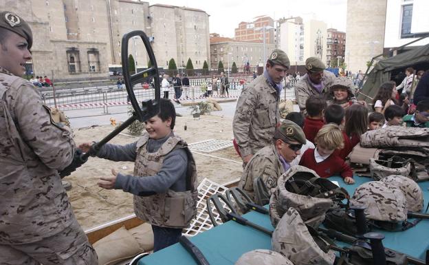 Salamanca celebra este sábado el Día de las Fuerzas Armadas con una exposición de medios por el casco antiguo