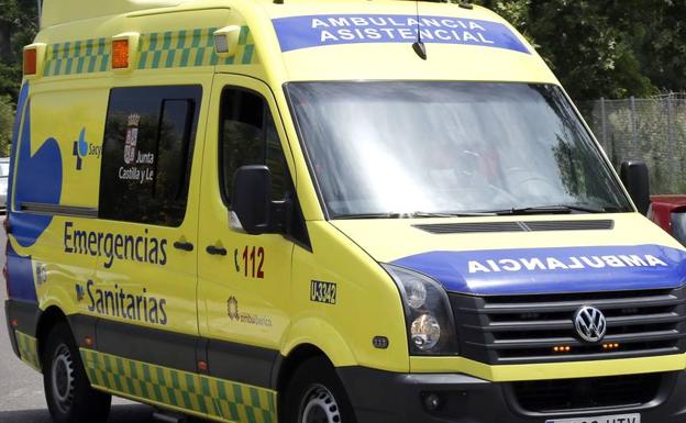 Cuatro heridos en un accidente entre un camión y una furgoneta en la A-11, en Pedrosa del Rey