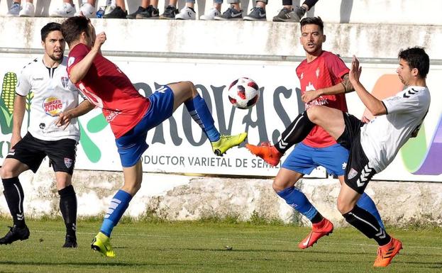 La Segoviana cae en Villarrobledo (2-1) pero mantiene sus opciones de ascenso