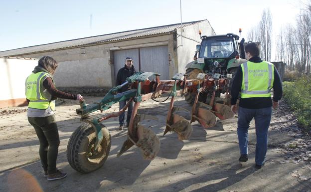 Juzgan en Valladolid a tres vecinos de Coslada por robos en naves agrícolas de Medina de Rioseco