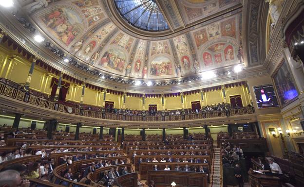 Vox, al gallinero del Congreso