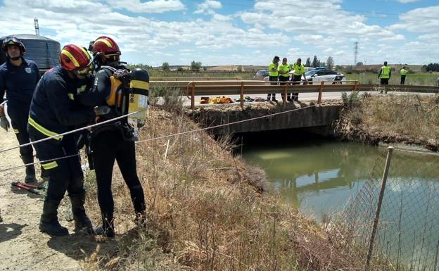 Fallece un matrimonio tras caer un coche a un canal en la localidad leonesa de San Millán de los Caballeros