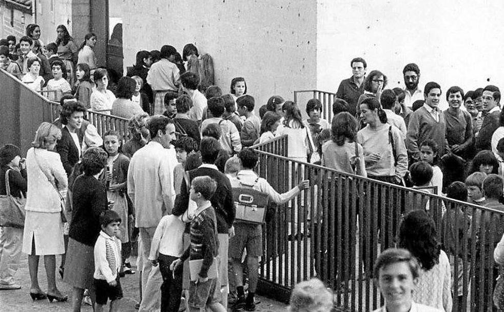 El colegio La Aneja, pionero en la educación sin libros, cumple medio siglo