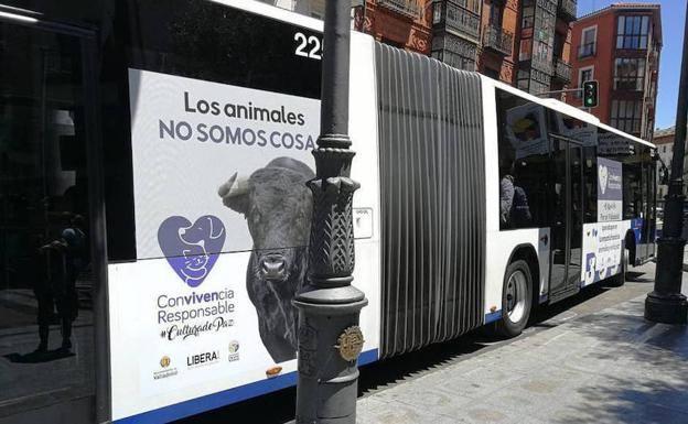 Libera! llevará al Procurador del Común la retirada de la campaña animalista en un autobús de Valladolid