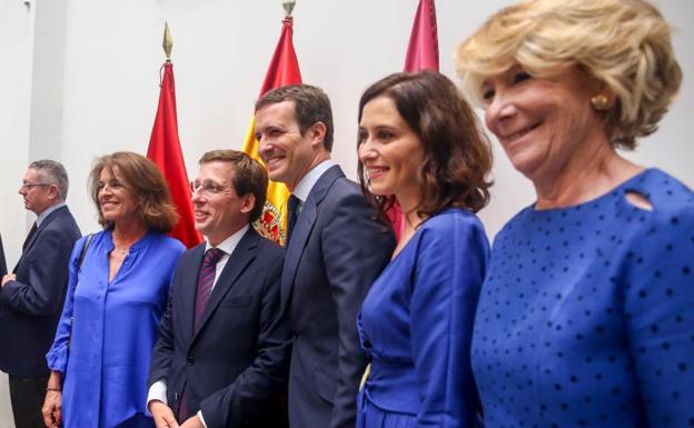 Los pactos municipales dan aire a Casado