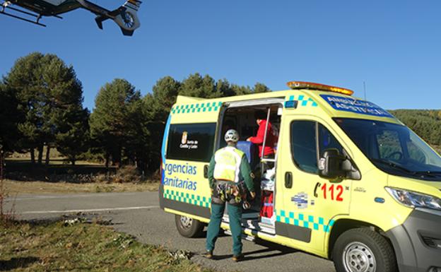 Una persona fallece a la altura de Cardeñosa al chocar su coche con un camión