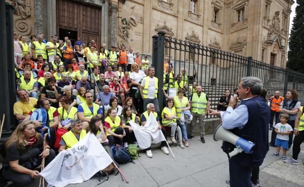 Más de 100 peregrinos participan en la tradicional marcha nocturna al santuario del Cristo de Cabrera