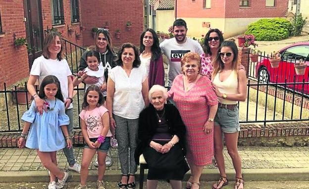 Una mujer cumple 104 años en Villamuriel de Campos