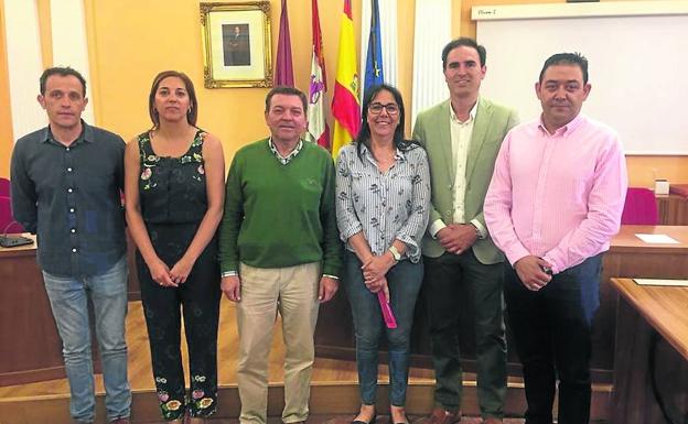 Tres de los diputados del equipo de Carnero continuarán este mandato en la institución