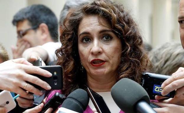 La ministra Montero justifica la irrupción de Hacienda en una boda de Badajoz