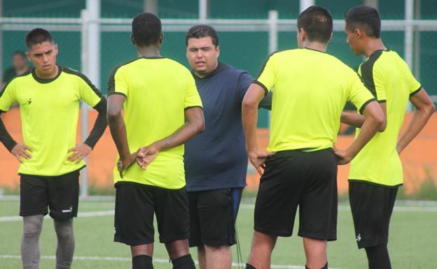 Octavio Mora: «Trejo es un entrenador serio, trabajador y muy buena persona»