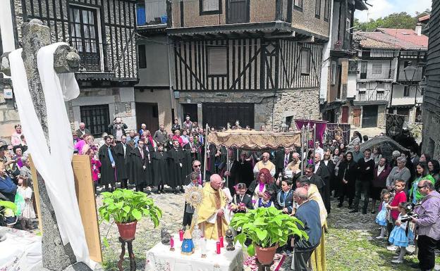 El Corpus Christi, una fiesta llena de autenticidad que sigue un protocolo en La Alberca
