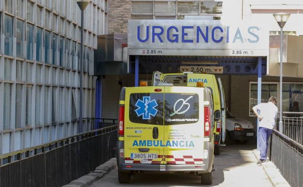 Rescatado un joven de 25 años herido tras resbalar entre las rocas del cauce del río Águeda en Puerto Seguro