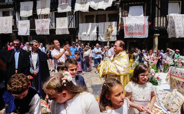 La Casa Consistorial y el teatro de La Alberca se pulen por primera vez por el Corpus