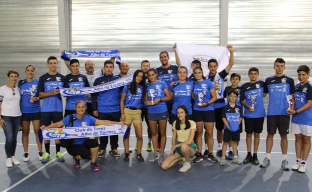El Club Deportivo Tenis Alba de Tormes logra cinco títulos provinciales en Salamanca