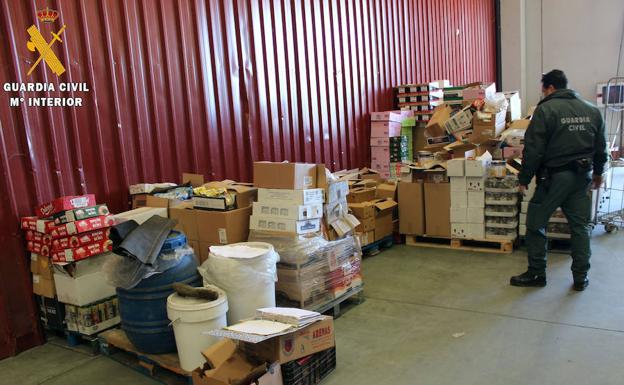 La Guardia Civil interviene en Segovia cuatro toneladas de alimentos no aptas para su comercialización