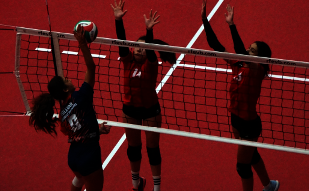 Las altas temperaturas se dejan sentir en el CESA de voleibol