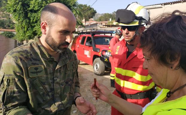 Medios de cinco provincias atacan el fuego en el valle del Tiétar «en condiciones extremas»