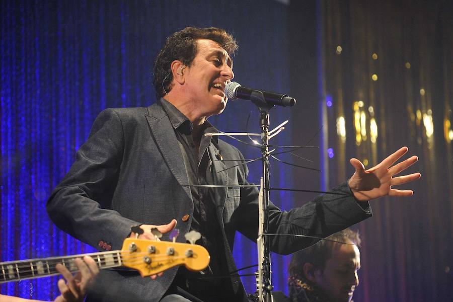 El concierto de Manolo García se retrasa una hora debido al calor