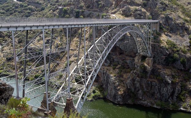 El puente que cuestionó a Eiffel