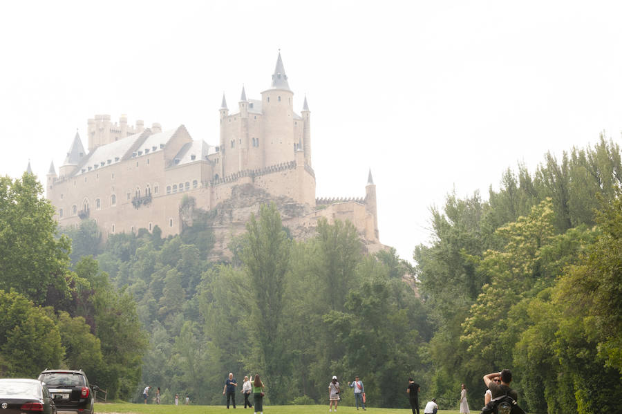¿De dónde viene esa neblina y el olor a quemado en Segovia?