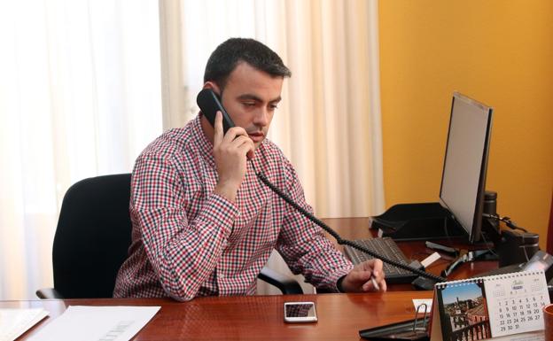 El alcalde de Cuéllar cobrará 36.000 euros brutos al año y no tendrá eventuales de confianza
