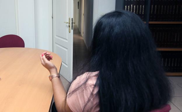 Una víctima de la operación 'Adelita' en Segovia rompe su silencio: «La señora me dijo que si no abortaba no me buscaba trabajo»