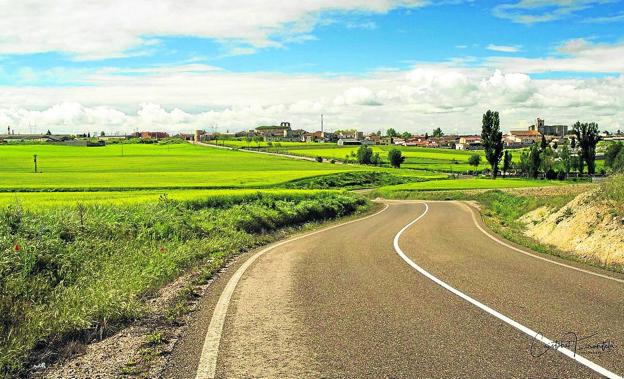 Villalba de los Alcores construirá una residencia de mayores con los ingresos de los molinos de viento