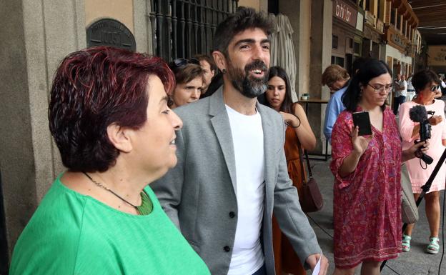 Podemos-Equo y PSOE pactan 24 medidas «realizables» para facilitar la Alcaldía de Clara Luquero en Segovia