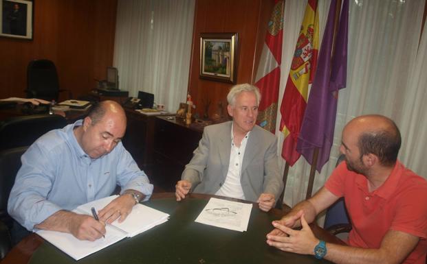El alcalde de Villada solicitó a la Junta el avance de los proyectos de carreteras
