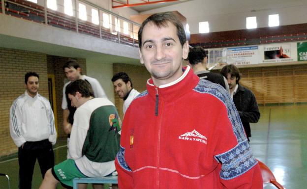 Jesús Gutiérrez, técnico de Aquimisa Carbajosa: «Los equipos que juegan fases de ascenso son los que tienen un ritmo superior»