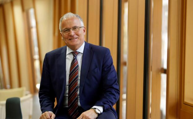 Josep Bou clausura el curso del Foro Ecónomico de El Norte