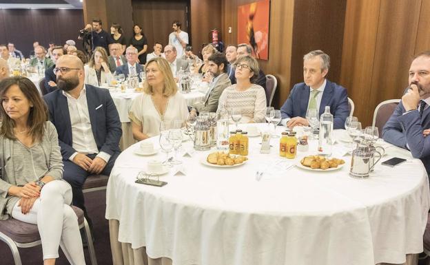 «Nadie del PP me dice lo que tengo que hacer. Yo no soy un político profesional»