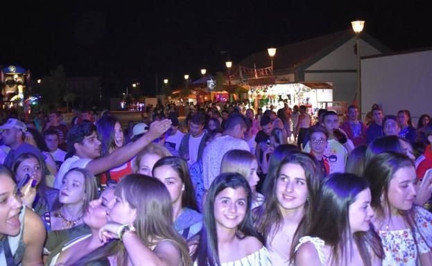 Blas Cantó, La Desbandada y Los Chunguitos, en las fiestas de Campillo