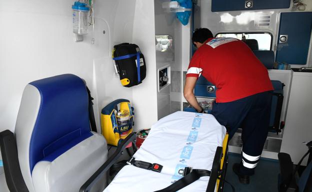 Los técnicos de ambulancias trabajan en instalaciones precarias e insalubres en Valladolid