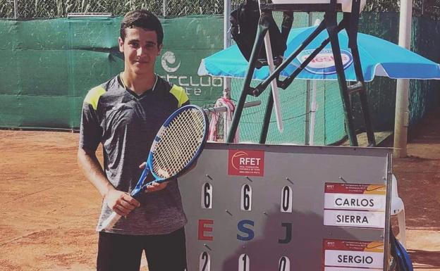 El infantil Carlos Sierra, entre los cuatro mejores del país en el Campeonato de España individual de tenis