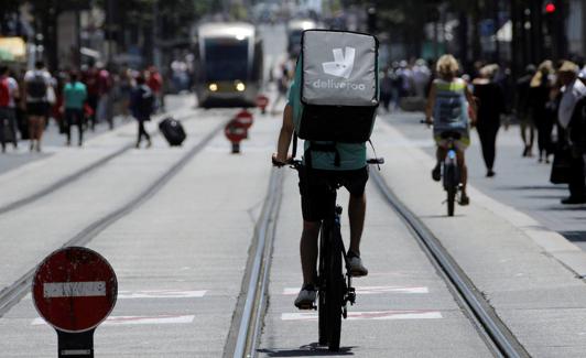 Las plataformas digitales piden fijar por ley que los riders son autónomos