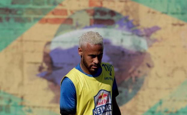 El complejo juego de póker entre Neymar, el PSG y el Barça