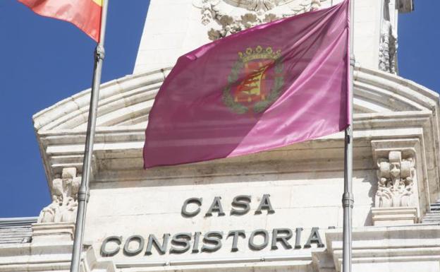 La cruz laureada del escudo que Franco concedió a Valladolid cumple 80 años