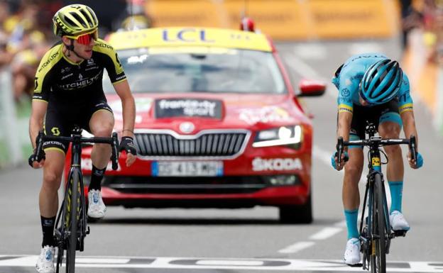 Simon Yates, más fuerte que Pello Bilbao al sprint