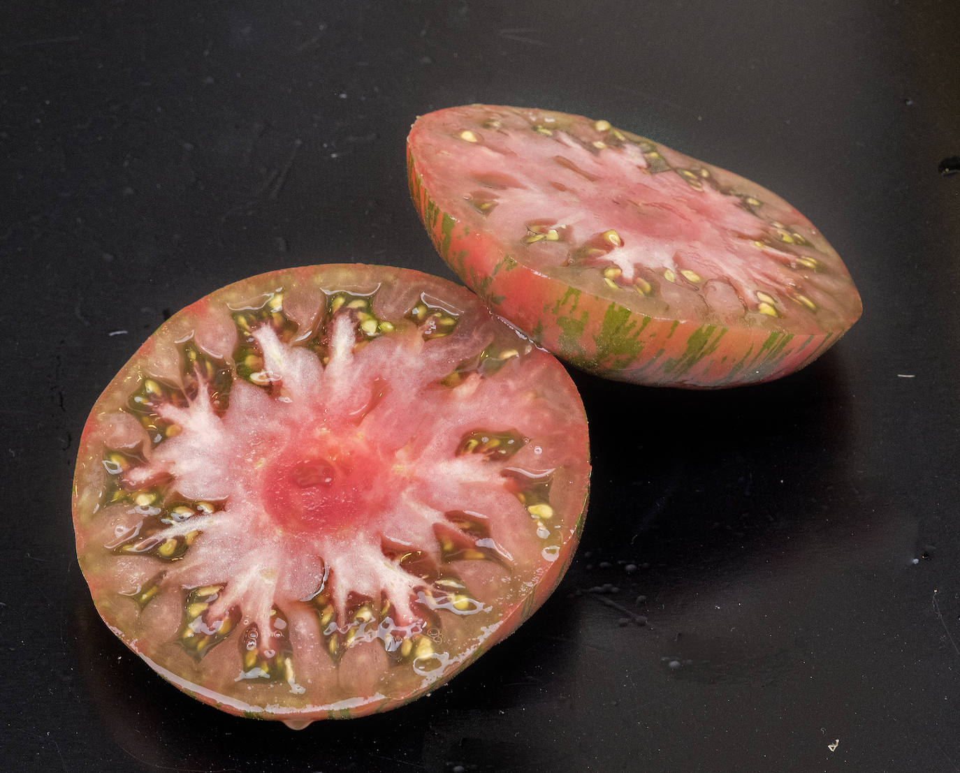 El verano «se parte en dos mitades de tomate»