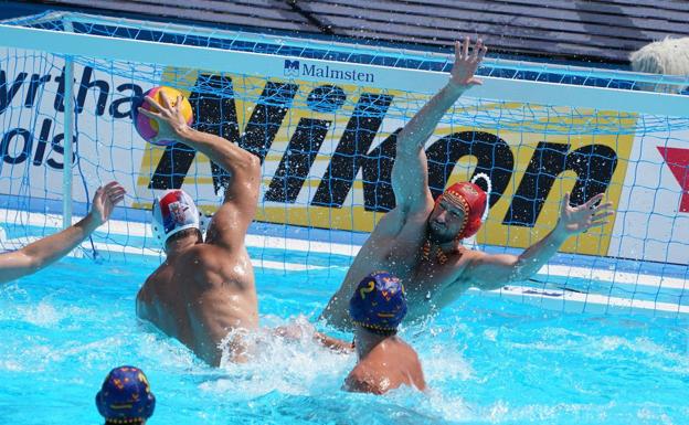 España pasa a semifinales tras derrotar a una Serbia disminuida