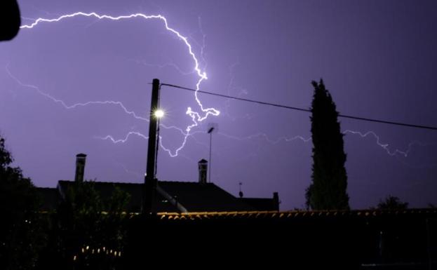 La tormenta de anoche en Valladolid deja imágenes impactantes