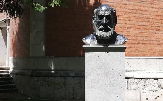 La UVA rinde homenaje a Ramón y Cajal con un busto