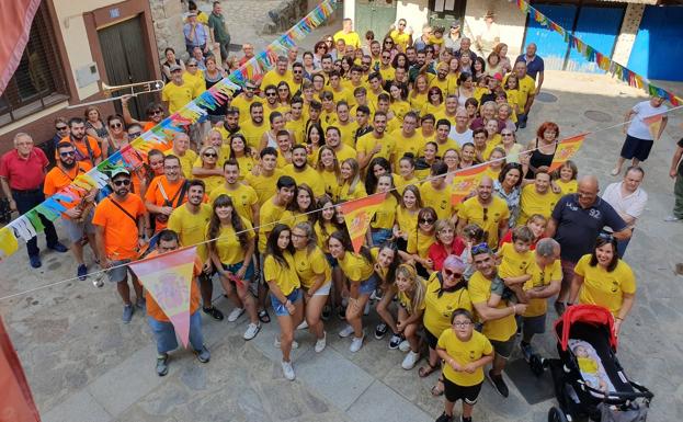 Pregón y recorrido de bodegas para abrir las fiestas en honor a Santa Ana de Madroñal