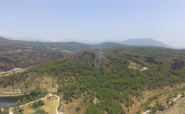 Mantiene el nivel 1 el incendio de Poyales del Hoyo aunque con buena perspectivas